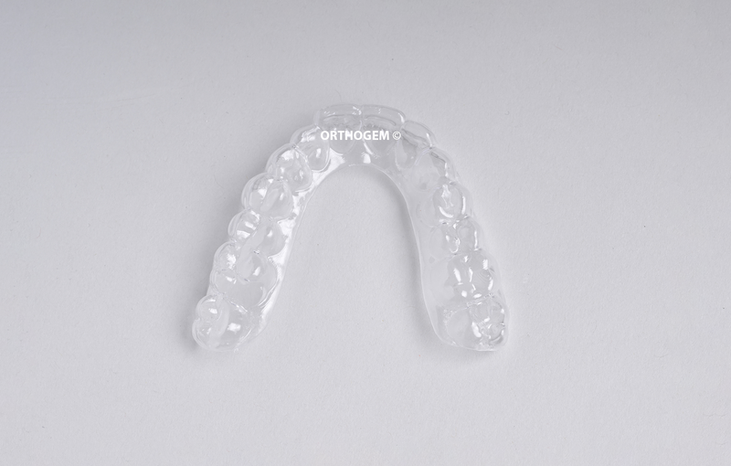 Gouttière de blanchiment fabriqué par Orthogem laboratoire spécialisé en orthodontie et ODF prothèse fabriqué en France