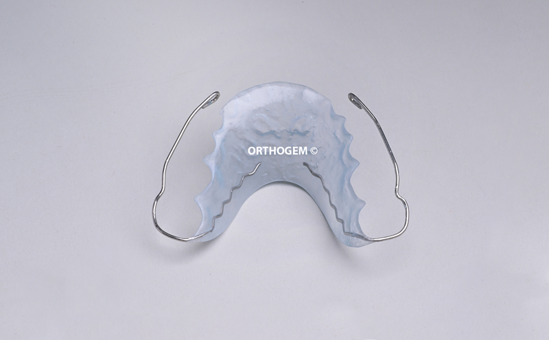 Plaque de Mollin réalisé par Orthogem laboratoire spécialisé en prothèse ODF et orthodontiques en France