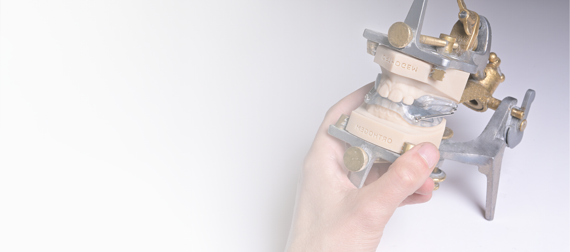Orthogem laboratoire dentaire spécialisé en orthodontie fabrication prothèses de qualité ODF et Orthodontiques en France